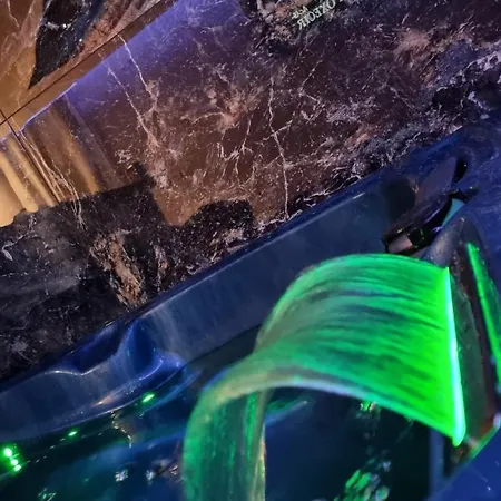 Апартаменты Royalspa D'amour Avec Jacuzzi Privatif *
